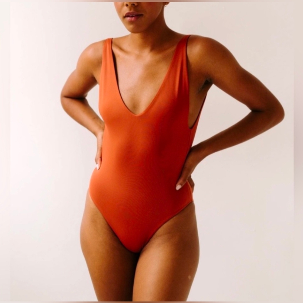 Londre Bodyware “The Minimalist” in Clay. Sz.S